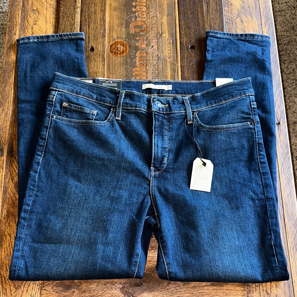 NWT Levi’s 311 Jeans ✔️